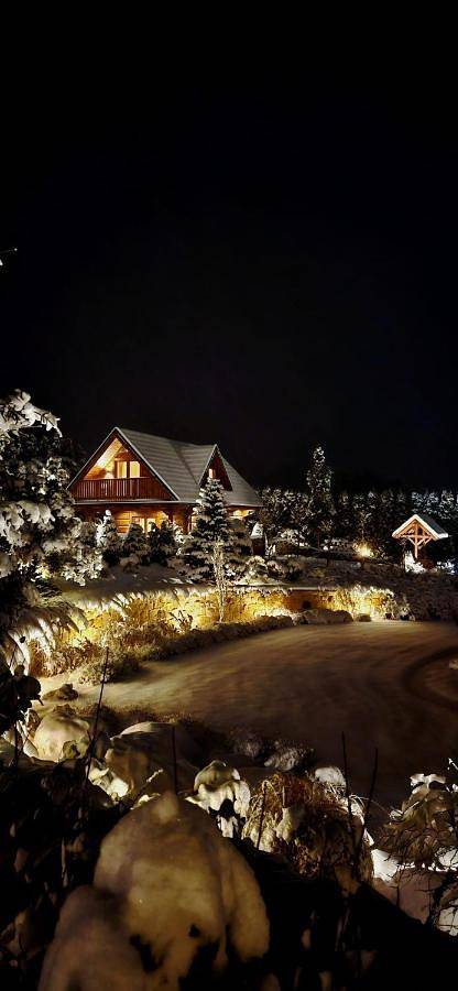 Dom dla 6 osób, z sauna i jacuzzi oraz ogród w Miłków