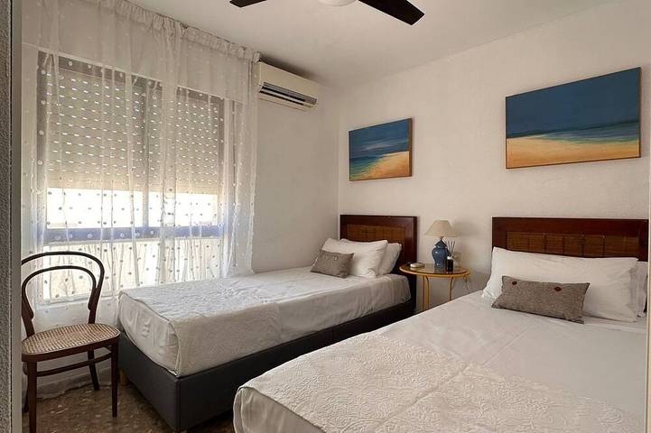 Ganze Wohnung, Magnificent Duplex newly renovated very bright and facing the sea. Parking in Playa de la Costilla (Rota), Rota