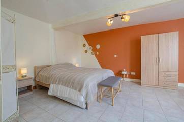 Location de vacances pour 5 personnes, avec jardin et terrasse à Brévonnes