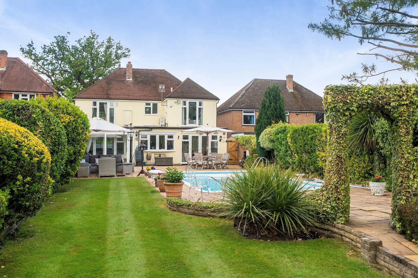 Holiday Rental for 8 People in Surrey Hills, South East England