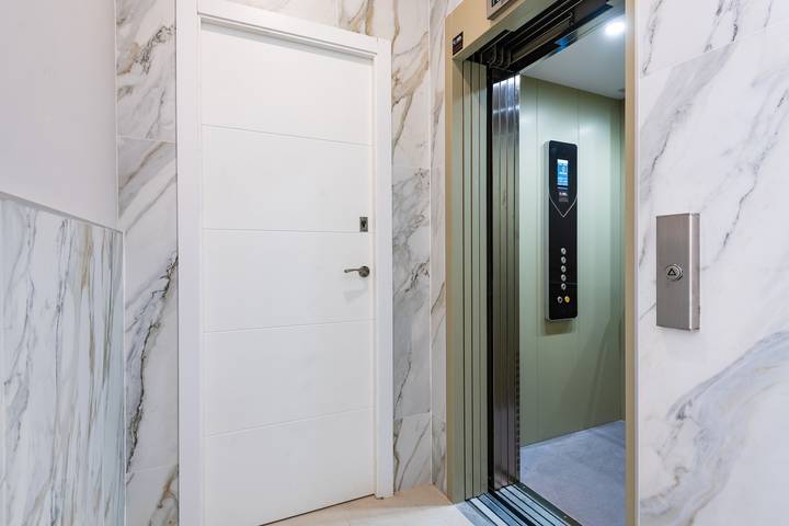 Apartamento entero, Apartamento 'Golden Sky 3ª' con terraza compartida, Wi-Fi y aire acondicionado in Benicarló, Costa del Azahar