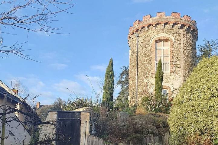 Maison de vacances pour 2 personnes, avec jacuzzi ainsi que terrasse et jardin, animaux acceptés à Bouchemaine