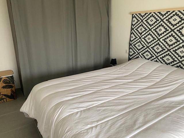 Location de vacances pour 6 personnes, avec vue et jardin à Grézac - 4