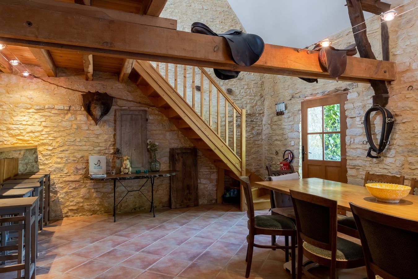 Petite maison "Gite Soleil" avec piscine partagée, terrasse privée et Wi-Fi in Dégagnac, Lot