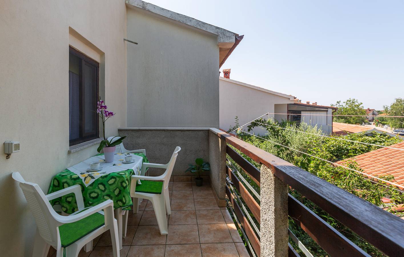Appartamento intero, Appartamento vacanze per 2 persone con terrazza in Valbandon, Costa meridionale dell´Istria