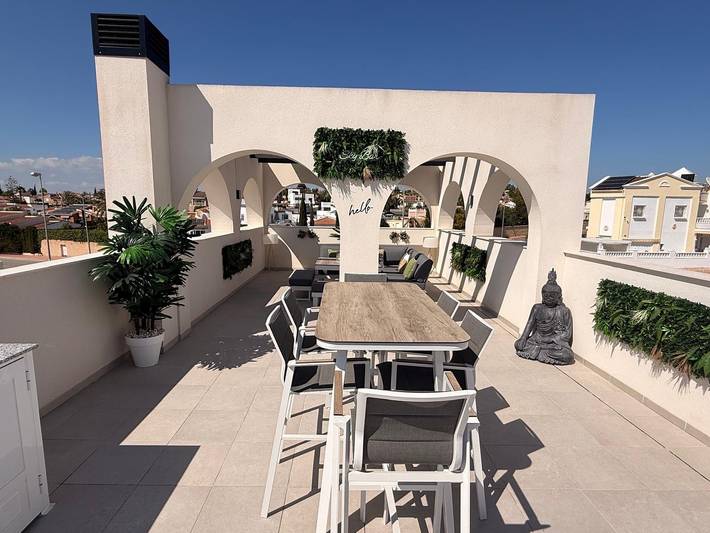 Villa pour 6 personnes, avec piscine ainsi que jardin et vue sur le lac à Rojales - 4