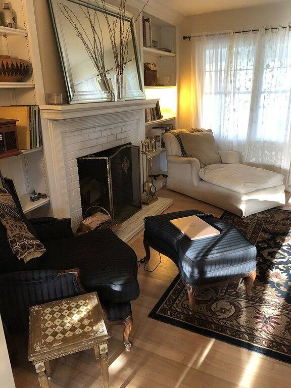 Tryon Love 2 min walk to downtown. Wood fireplace. Monthly rentals only. in Tryon, Polk County NC