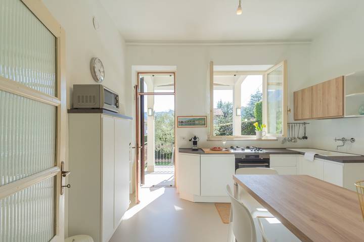 Location de vacances pour 7 personnes, avec jardin et jacuzzi à Lenno - 3