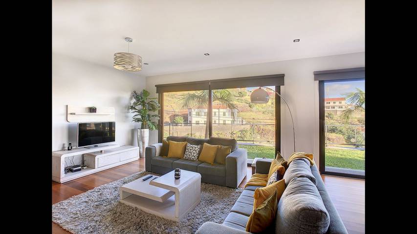 Location de vacances pour 6 personnes, avec jardin ainsi que vue sur l’océan et piscine dans Estreito da Calheta - 3