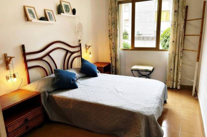 Ganze Wohnung, Athena. Gemütliche Wohnung für Familien. 60m vom Strand. Kostenloses WLAN in Pineda de Mar, Maresme