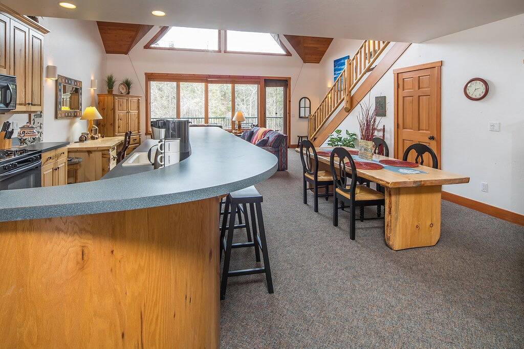 Ganze Wohnung, Übernachten Sie in Montana - Downtown Bigfork, Luxus-Eigentumswohnung am Swan River in Bigfork, Flathead Nationalwald