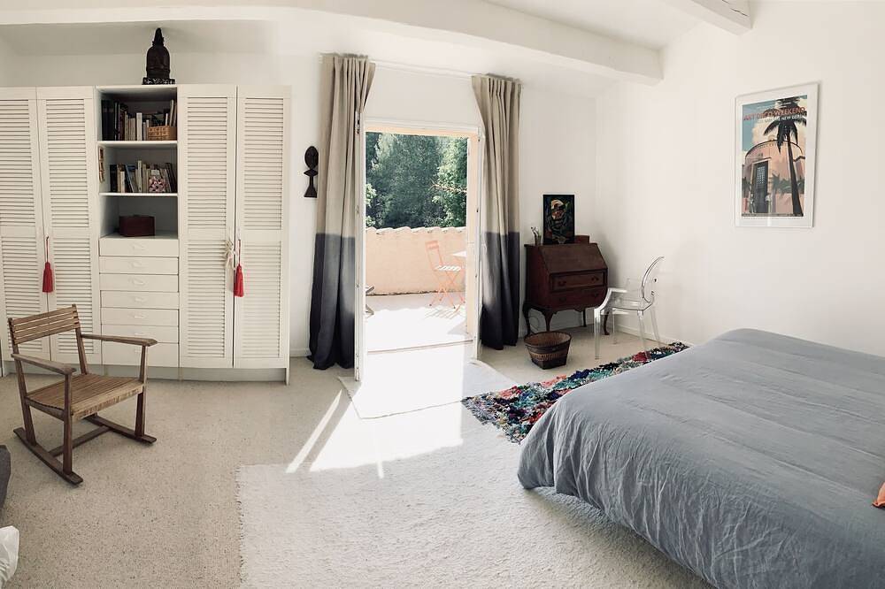 Provencal house, quiet and nature near Aix en Provence in Éguilles, Aix-en-Provence region