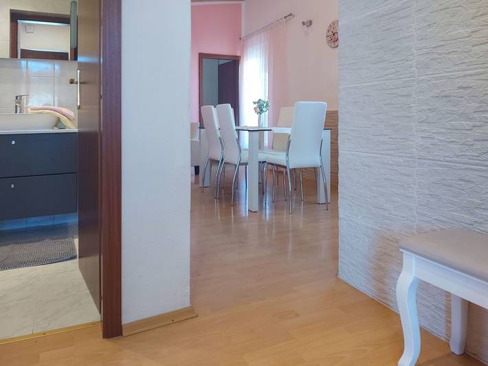 Ferienwohnung für 6 Personen, mit Terrasse und Garten in Peroj - 2