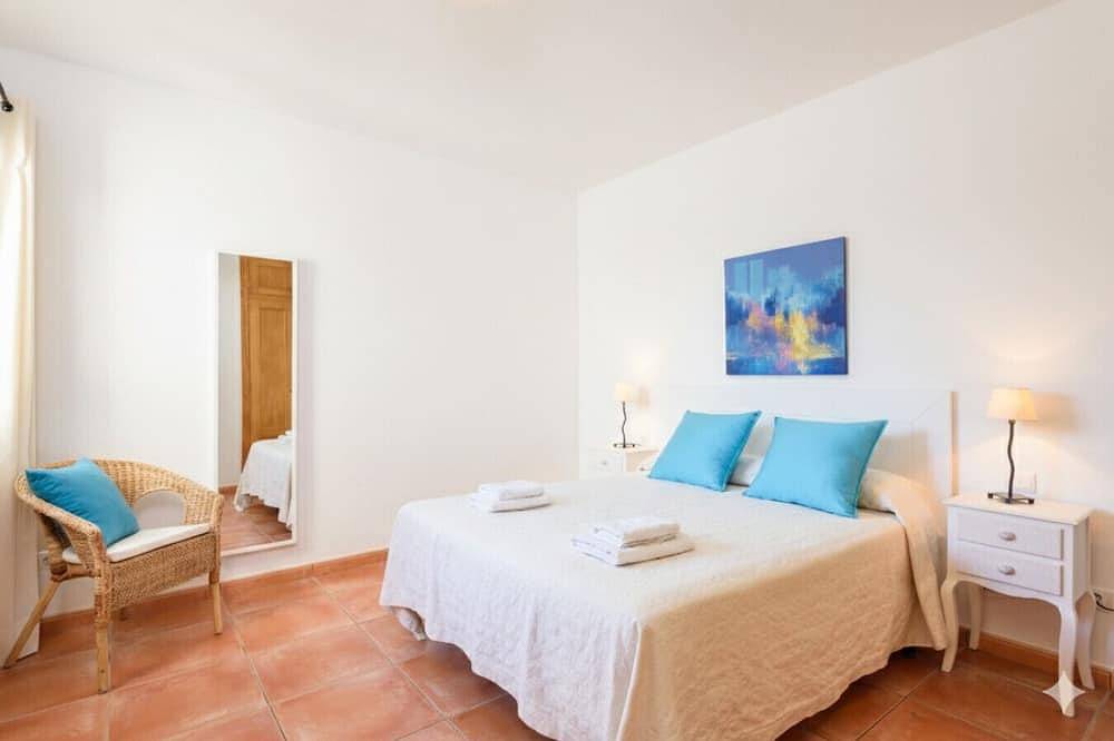Villa Rose. Private swimming pool. Free Ac & Wifi in Binissafuller, Sant Lluís