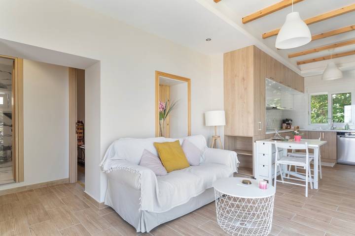 Apartment 'Ionian Home' with Balcony, Wi-Fi and Air Conditioning in Exanthia, Greece