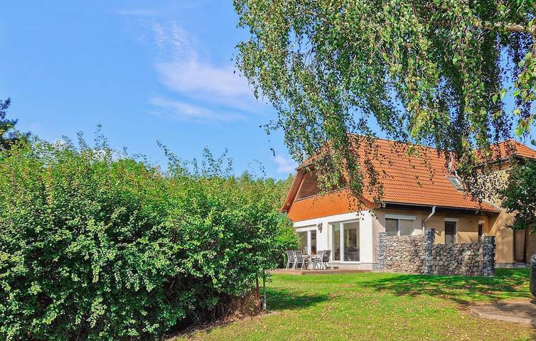 Ferienwohnung für 5 Personen, mit Terrasse und Seeblick in Godendorf