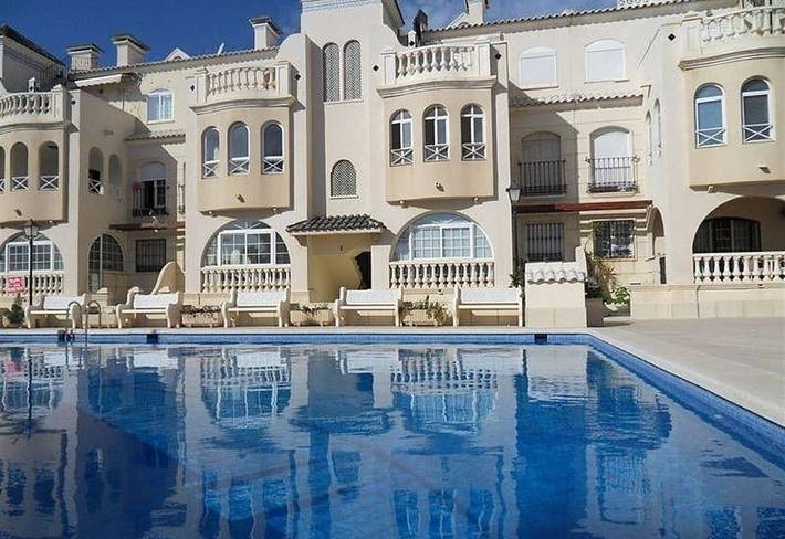 Ferienwohnung für 4 Personen, mit Balkon und Kinderpool in Torrevieja