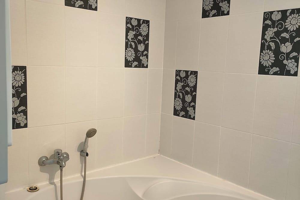 Appartement entier, Bel appartement pour 4 à 6 personnes à 200 m de la plage et des commerces, in Le Conquet, Région de Brest