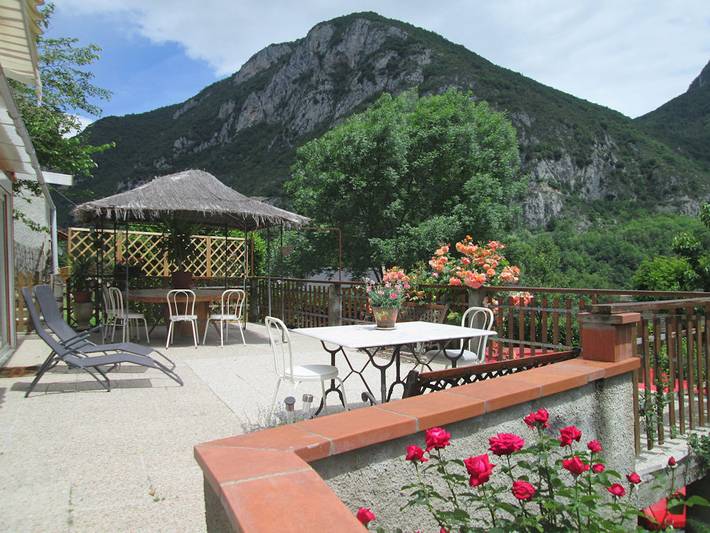 Gîte pour 6 personnes, avec jardin et terrasse dans l' Ariège
