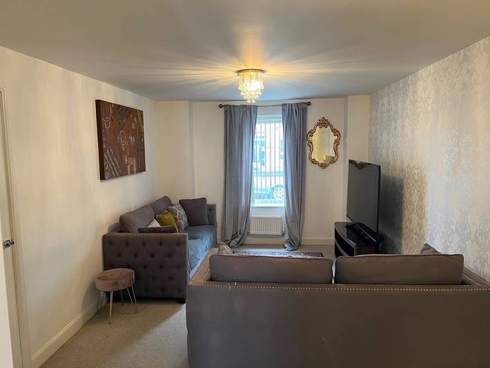 House - Sleeps 10 - Parking - 2 spaces and Garden in Coventry, Birmingham y alrededores