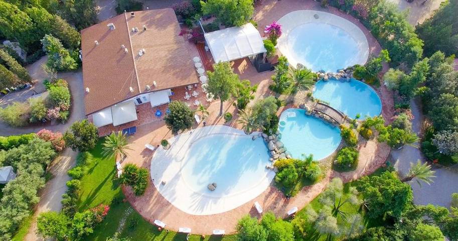 Ferienpark für 6 Personen, mit Whirlpool und Garten sowie Kinderpool und Pool