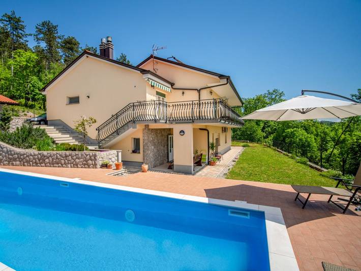 Casa de vacaciones para 5 personas, con vistas además de terraza y jardín - 1