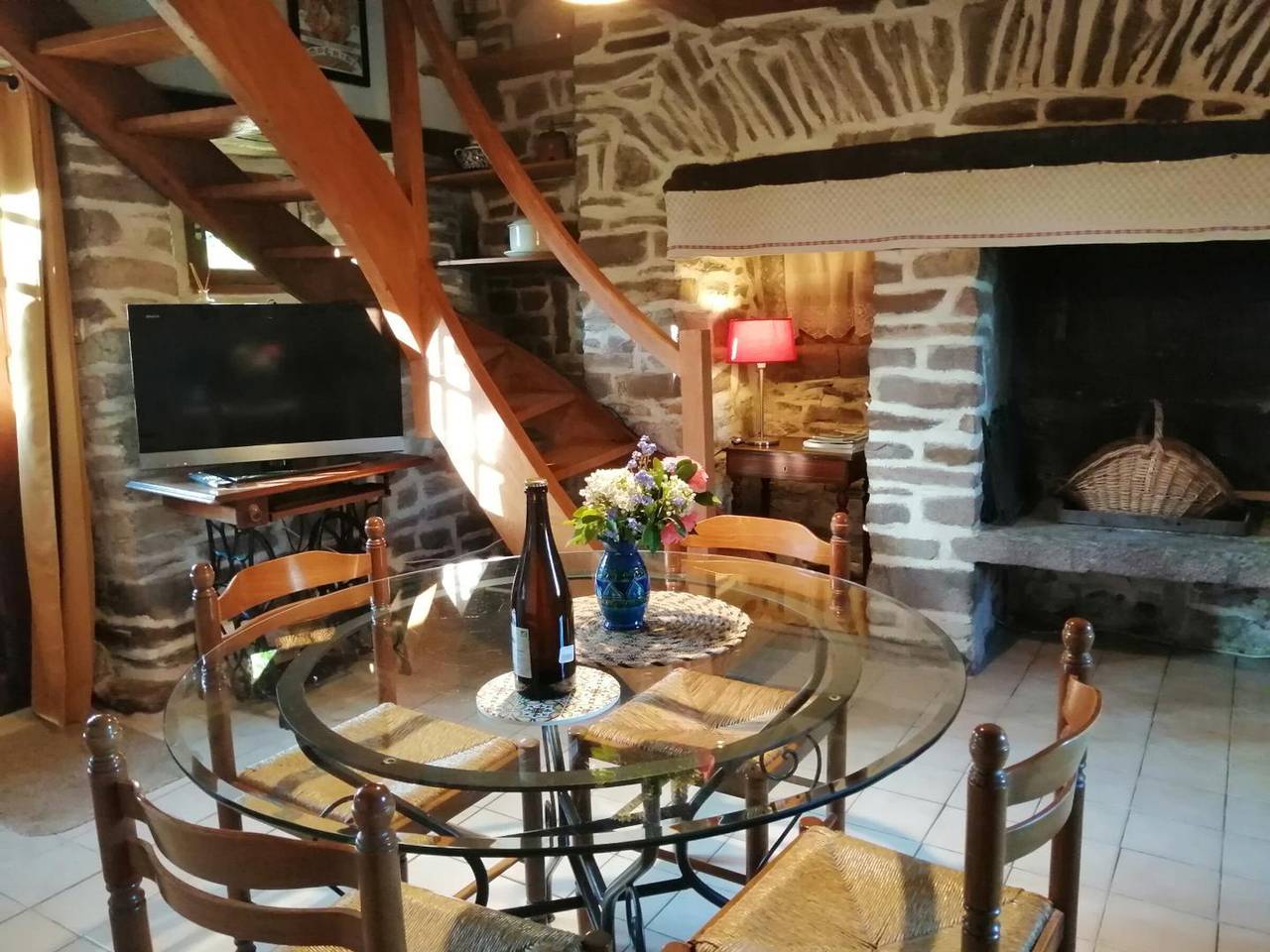 Steinhaus aus dem 17. Jhdt mit Kamin, Garten & Wlan – ländliche Idylle in der Normandie in Cerisy-la-Salle, Coutances und Umgebung