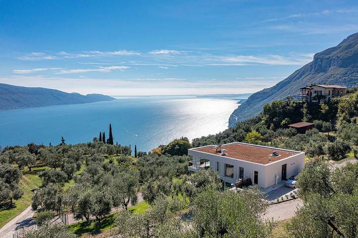 Villa für 8 Personen, mit Sauna und Garten sowie Balkon, mit Haustier in Tignale