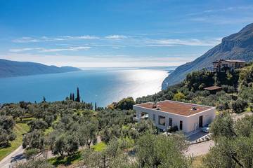 Villa für 8 Personen, mit Garten und Sauna sowie Balkon, mit Haustier in Tignale