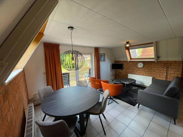 Ferienhaus in Friesland mit Garten in Sint Nicolaasga, Ijsselmeer