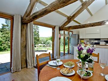 Chalet for 4 People in Devon, South West England, Photo 2
