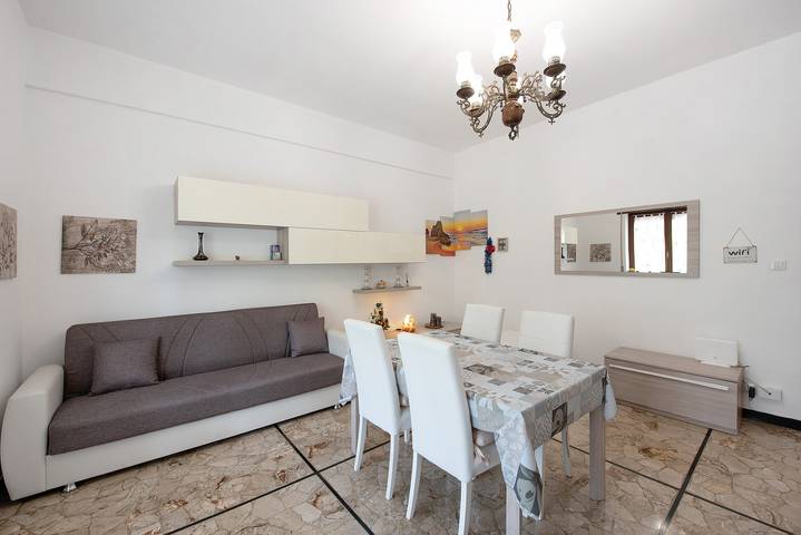 Entire apartment, Apartment 'La Casa Della Gioia' with Balcony and Wi-Fi in Serravalle Scrivia, Alessandria Province