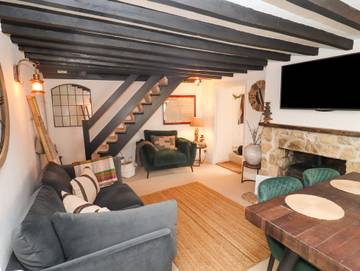 Holiday Home for 4 People in Malmesbury, The Cotswolds, Photo 1