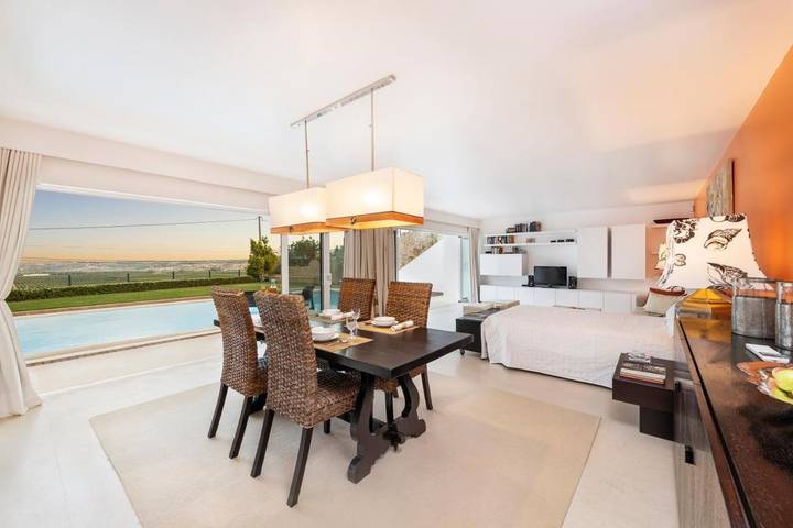 Location de vacances pour 2 personnes, avec vue et jardin ainsi que terrasse et piscine dans Alcantarilha - 2