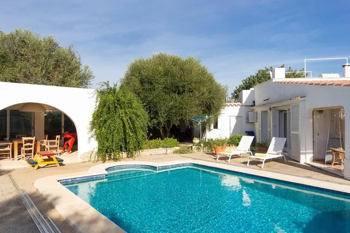 Chalet para 6 personas, con jardín además de terraza y piscina - 1