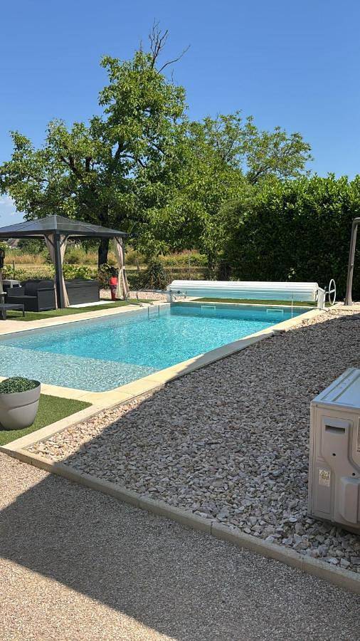 Chalet para 6 personas, con jardín además de jacuzzi y piscina - 1