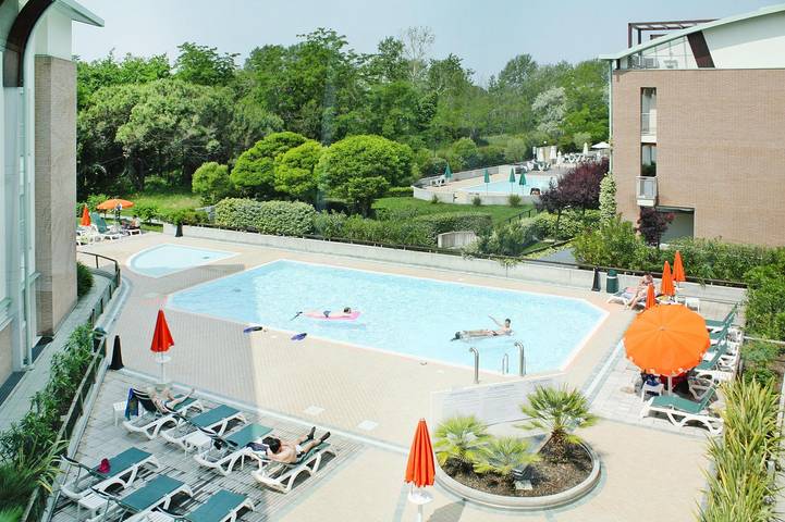 Ferienwohnung für 6 Personen, mit Balkon/Terrasse und Balkon sowie Terrasse und Garten in Bibione Pineda - 2