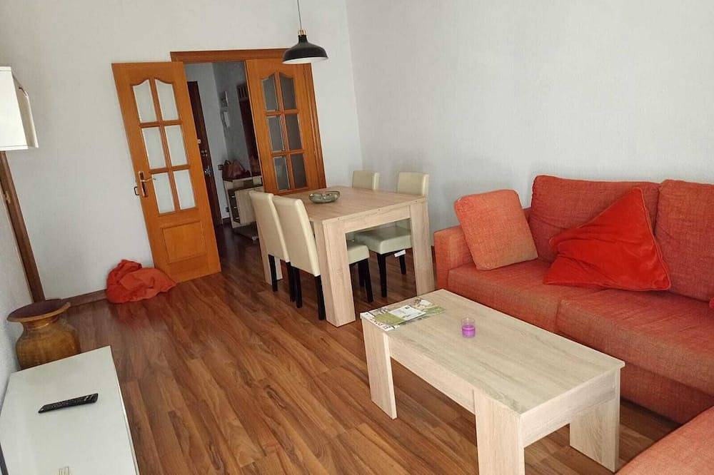 Apartamento entero, Alquiler mes de Agosto in Esplugas de Llobregat, Bajo Llobregat