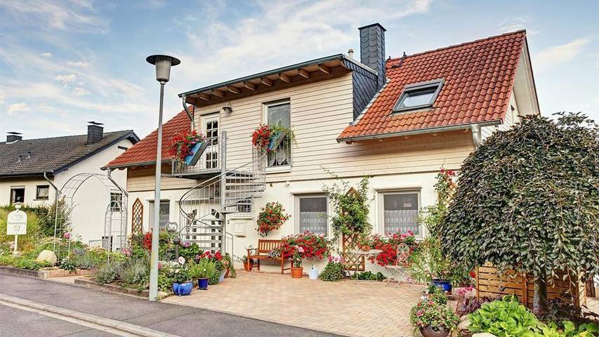 Ferienwohnung für 2 Personen, mit Terrasse und Garten in Kirn