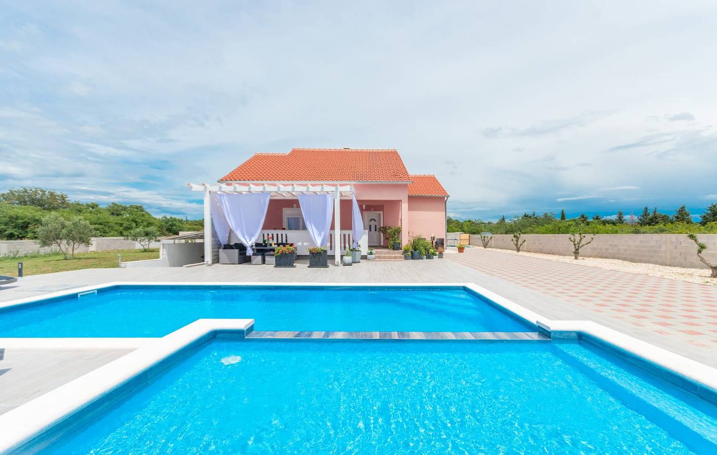 Beautiful villa Maris with pool in Grad Benkovac, Zadar