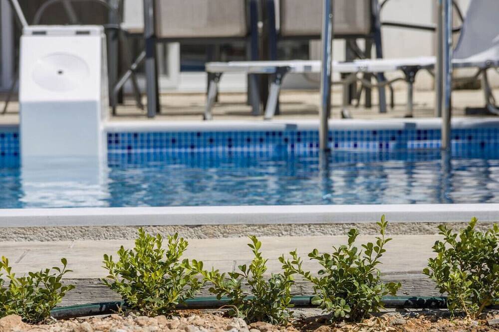 Enchanted Sunlit Villa Retreat in Korinthia