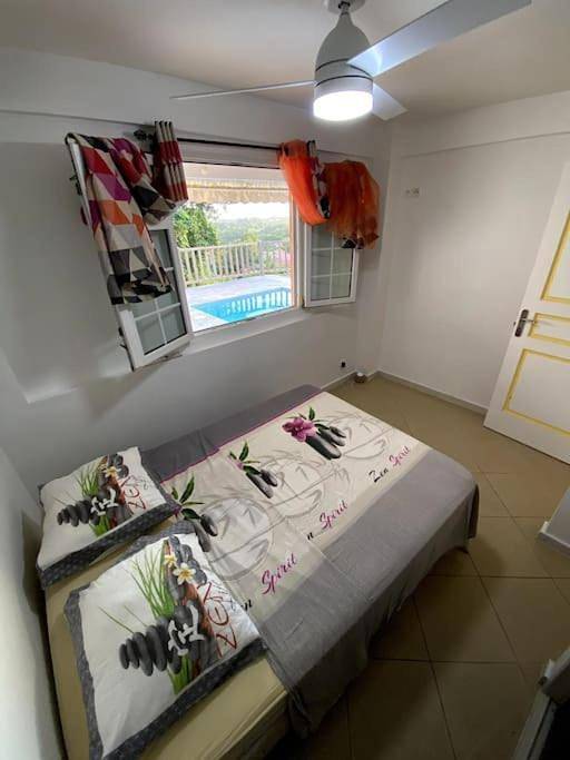 Gîte pour 4 personnes, avec terrasse et piscine à Le Robert - 3