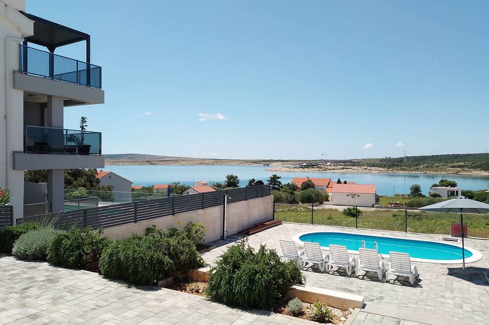 Villa for 8 People in Novalja, Pag Island