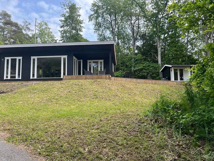 Ferienhaus für 8 Personen, mit Whirlpool und Terrasse sowie Garten