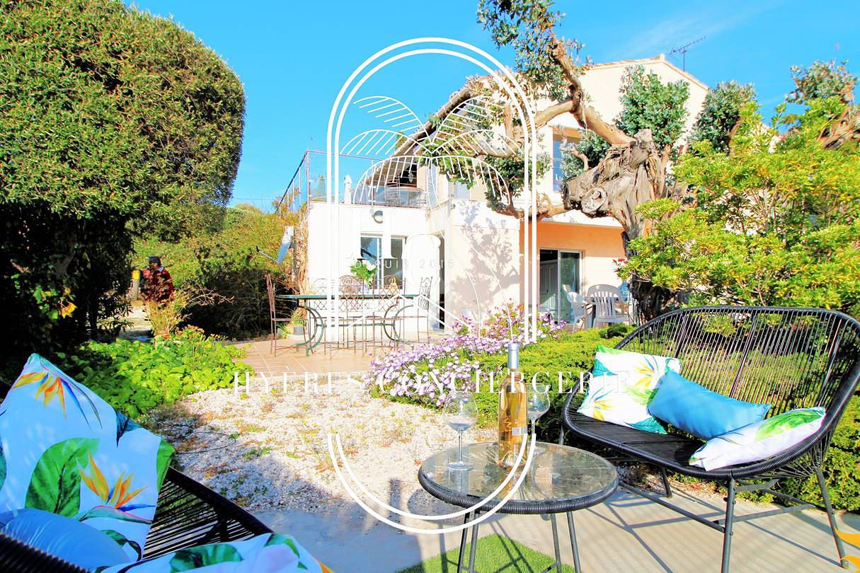 Apartamento vacacional entero, Giens/Rdj T3 indépendant terrasse vue Mer/Pk/Wifi in Hyeres, Parque nacional Port-Cros