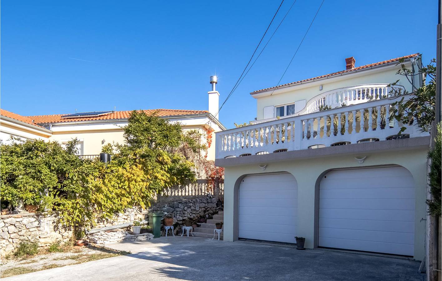 Ganze Ferienwohnung, Gemütliche 66 m² große Ferienwohnung am Meer mit Terrasse, WLAN und Parkplatz in Novi Vinodolski, Primorje-Gorski Kotar