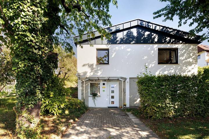 Entire apartment, Holiday Apartment Hogh with Beautiful Garden in Beuren, Albsteig Stage 9