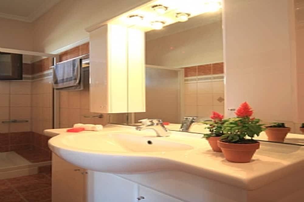 Villa Loukas (3 Schlafzimmer, Schlafmöglichkeiten für 6) in Kassiopi, Korfu