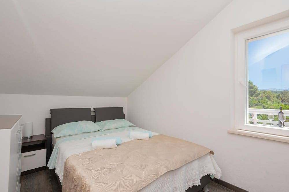 Entire apartment, Cozy apartment in Pucisca with Wifi in Pucisca, Brac