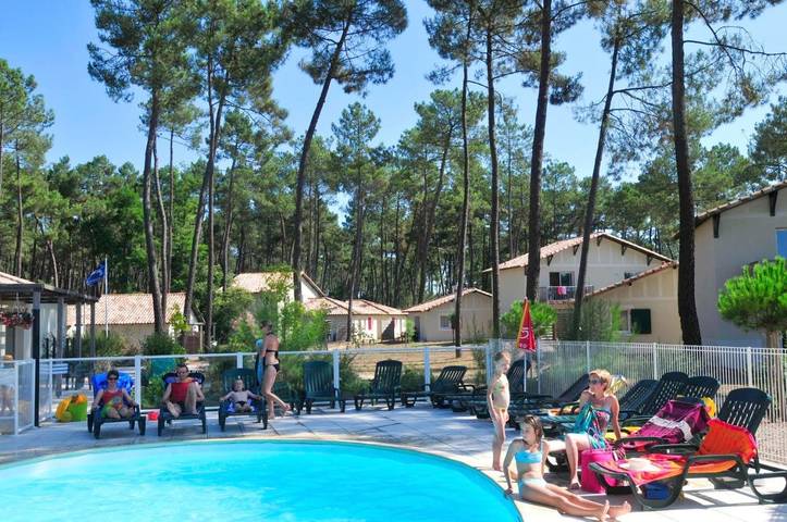 Location de vacances pour 4 personnes, avec piscine et jardin à Casteljaloux - 2